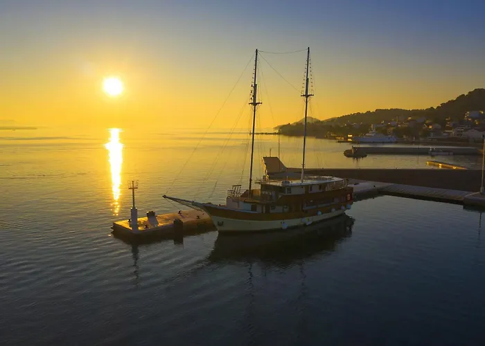 Apartman With Parking Space Tkon, Pasman - 5827 *