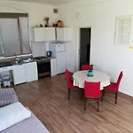 With Parking Space Tkon, Pasman - 5827 Appartamento
